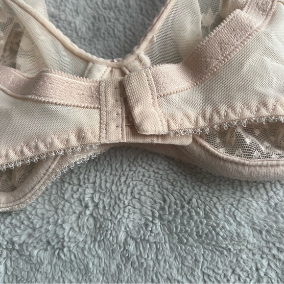 Vintage 60s Triumph Sheer Floral Mesh Embroidered Lace Underwire Bra Cream 34B - Picture 10 of 16